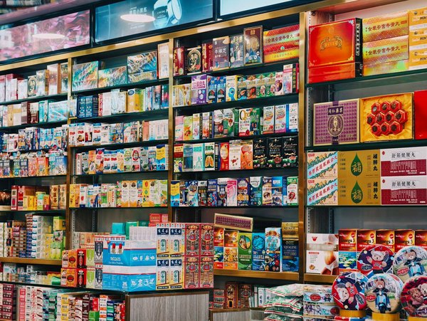 Elevate your kitchen: chic and pet-friendly design ideas for stylish living with your furry companions